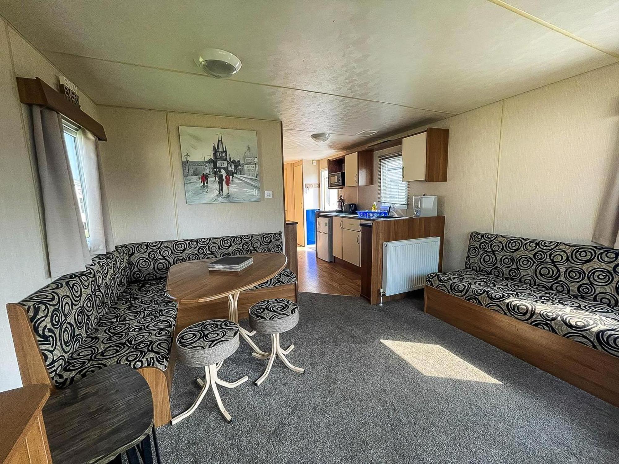 8 Berth Caravan With Decking At Sunnydale In Lincolnshire Ref 35087S Louth  Exterior foto
